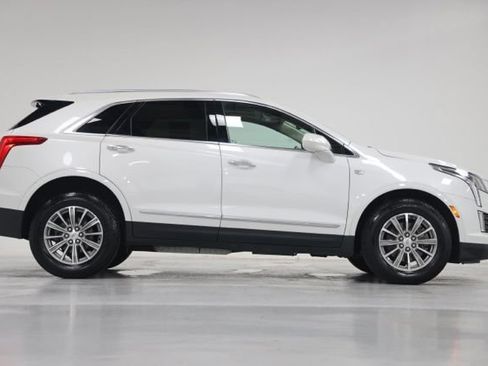 Used 2018 Cadillac XT5 Luxury w/ Driver Awareness Package AWD/4WD image 18