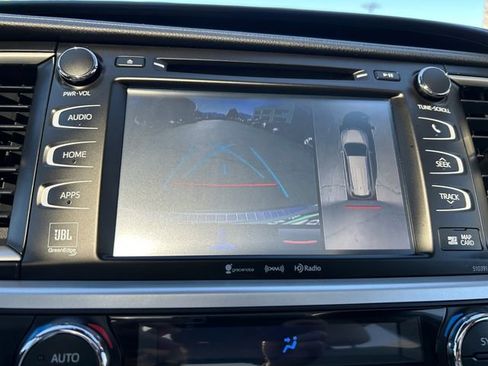 Certified 2019 Toyota Highlander Limited Platinum AWD/4WD image 22