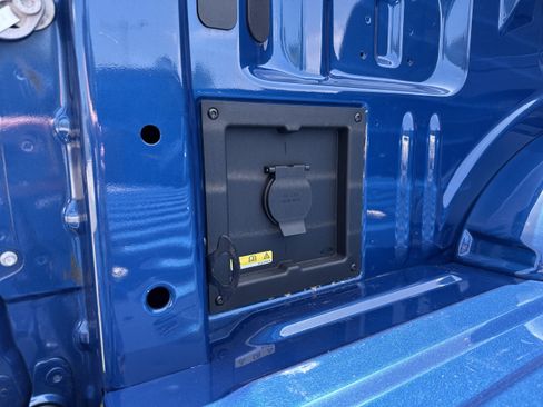 Used 2025 Ford F150 XLT w/ Equipment Group 302A MID RWD image 10
