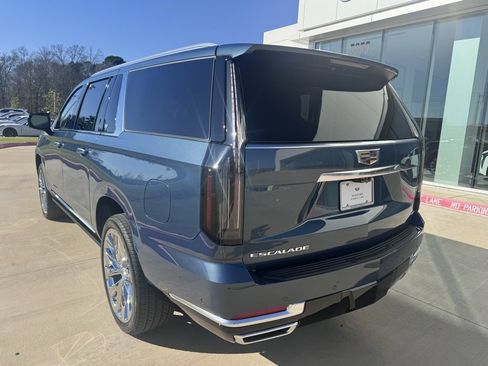 New 2026 Cadillac Escalade ESV Luxury w/ LPO, Radiant Package image 3
