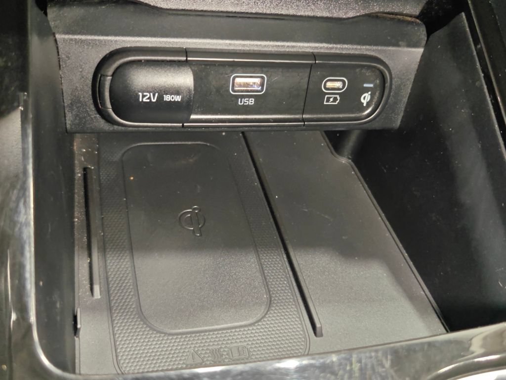 Used 2023 Kia Telluride EX w/ EX Captain's Chair Package AWD/4WD image 10