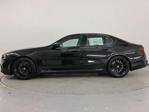 New 2026 BMW M5 image 2
