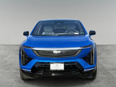 New 2026 Cadillac Optiq Luxury 2 image 7