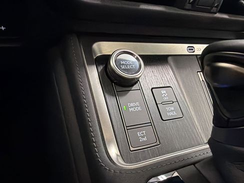 Certified 2024 Lexus GX 550 w/ Accessory Package (Z1) image 30