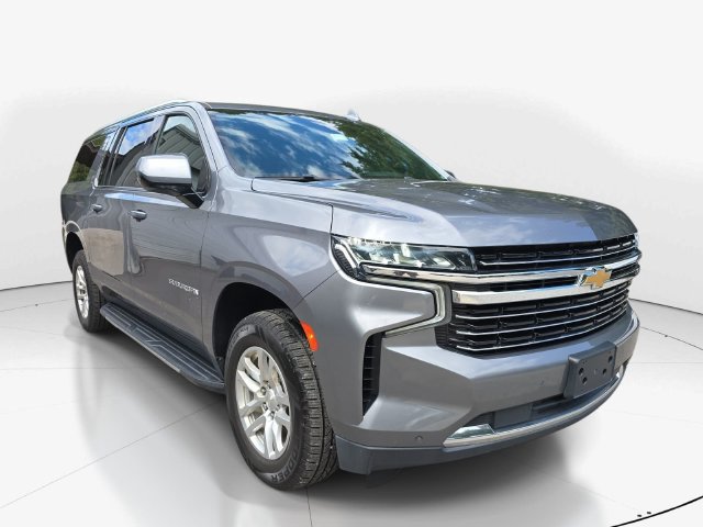 Used 2022 Chevrolet Suburban LT RWD image 3