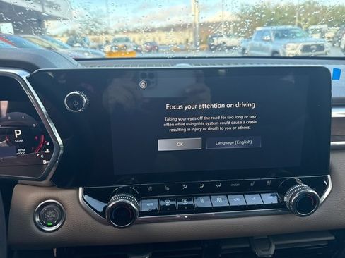 New 2026 GMC Canyon Denali w/ LPO, Denali Black Edition image 17