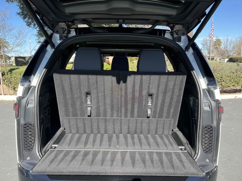 Used 2021 Land Rover Discovery S R-Dynamic image 71