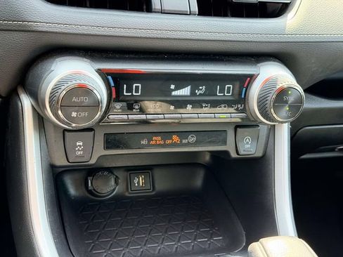 Used 2024 Toyota RAV4 XLE FWD image 21
