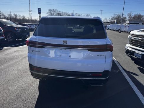Used 2025 Buick Enclave Preferred image 3