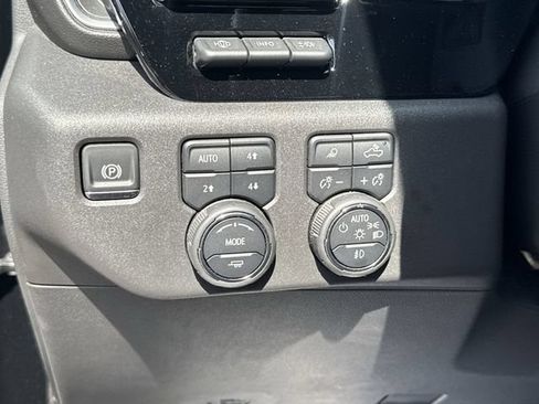 Used 2025 Chevrolet Silverado 1500 High Country AWD/4WD image 36