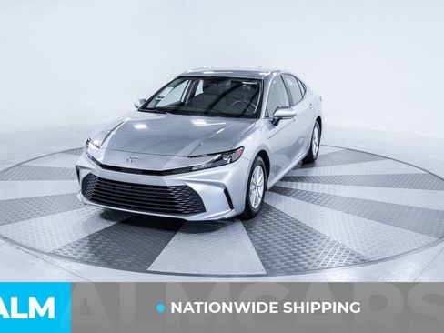 Used 2025 Toyota Camry LE image 2