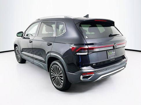 Used 2025 Volkswagen Taos SE image 5