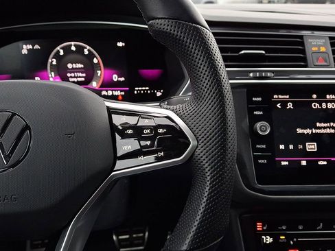 Certified 2024 Volkswagen Tiguan SE R-Line image 22