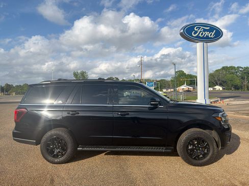 Used 2022 Ford Expedition Timberline AWD/4WD image 3