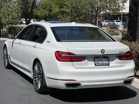 Used 2018 BMW 740e xDrive AWD/4WD image 23