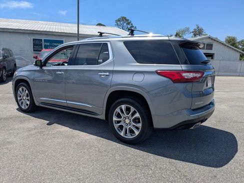 Used 2020 Chevrolet Traverse Premier w/ LPO, 'HIT The Road' Package FWD image 6