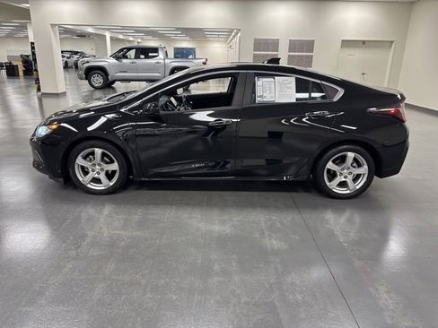 Used 2018 Chevrolet Volt LT w/ Comfort Package image 4