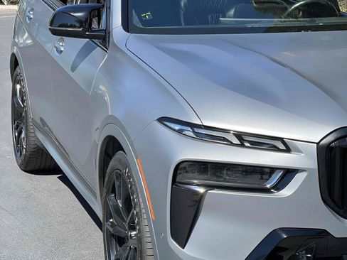 Used 2023 BMW X7 M60i image 38