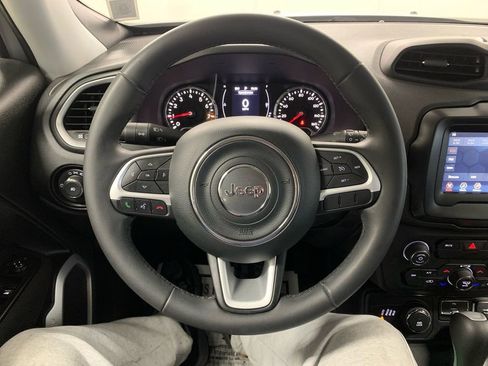 Used 2018 Jeep Renegade Latitude image 29