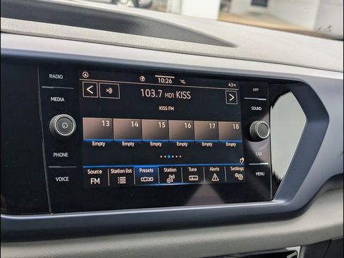 Used 2023 Volkswagen Taos SE image 14