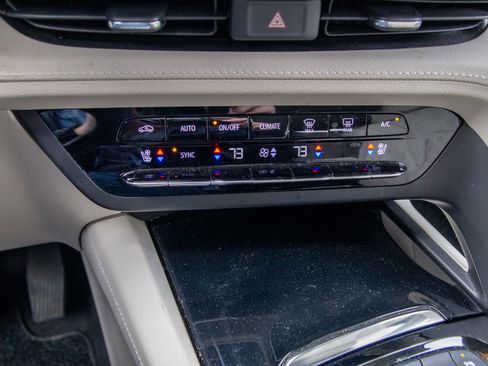 Used 2023 Buick Envision Avenir FWD image 17