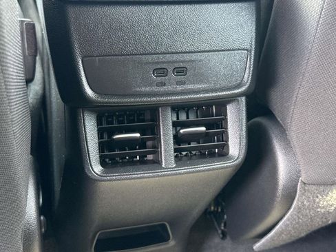 Used 2025 Chevrolet Equinox LT AWD/4WD image 12