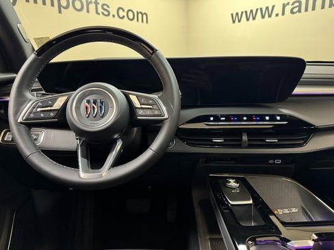 Used 2025 Buick Enclave Avenir w/ Super Cruise Package image 9