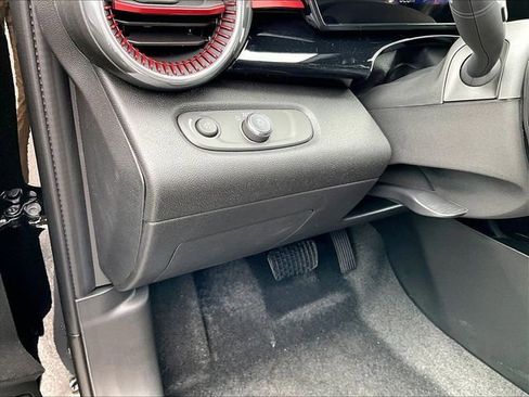 New 2026 Chevrolet Trax RS w/ Sunroof Package image 31