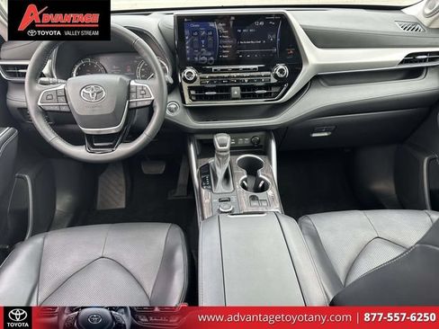 Used 2022 Toyota Highlander Platinum AWD/4WD image 19