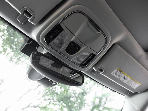 Used 2022 Jeep Cherokee Limited image 38