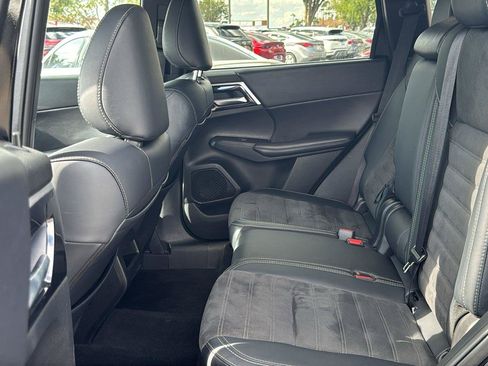 Used 2024 Mitsubishi Outlander SE AWD/4WD image 23