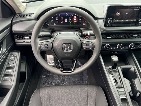 Used 2025 Honda Accord SE image 27