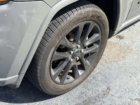 Used 2019 Jeep Grand Cherokee Altitude RWD image 7