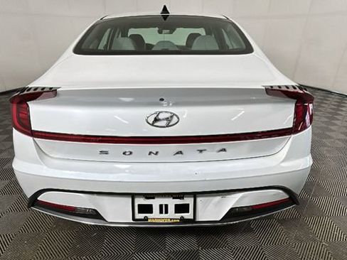 Used 2022 Hyundai Sonata SE FWD image 4