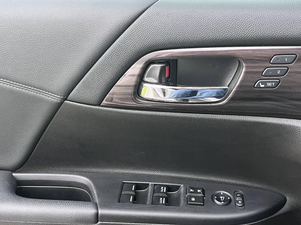 Used 2017 Honda Accord Touring image 36