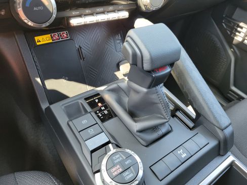 Used 2025 Toyota 4Runner 4WD image 28