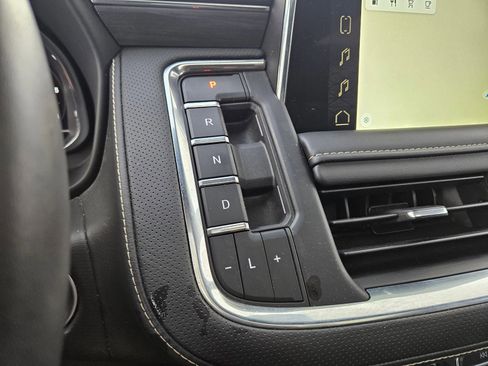 Used 2022 GMC Yukon SLT w/ SLT Luxury Package image 20