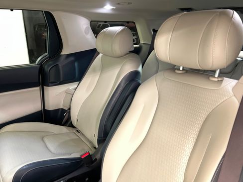 Used 2025 Kia Carnival SX Prestige FWD image 20
