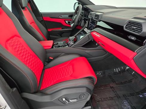 Used 2022 Lamborghini Urus AWD/4WD image 3