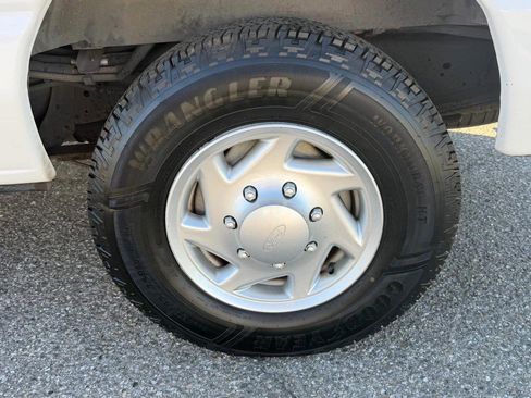 Used 2012 Ford E-250 and Econoline 250 w/ Premium Van Group image 53