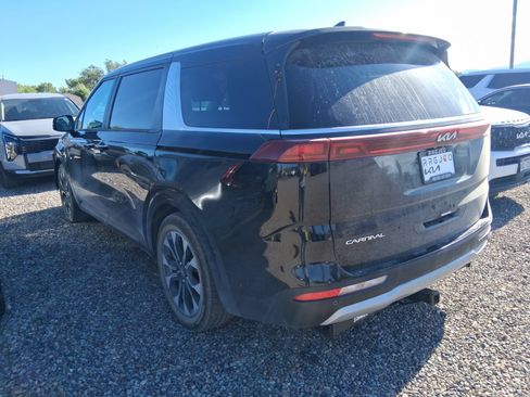 Used 2024 Kia Carnival EX FWD image 2
