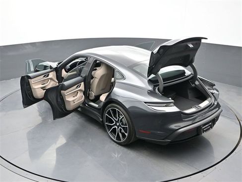 New 2026 Porsche Taycan image 30