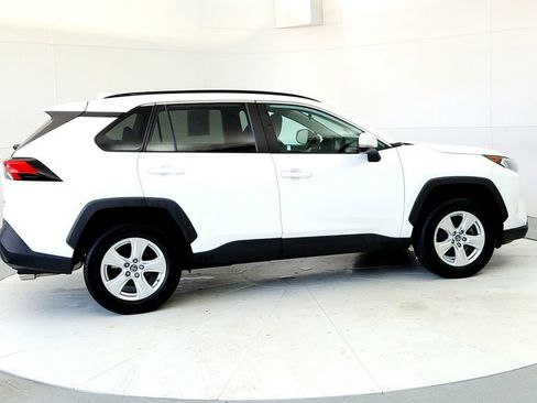 Used 2021 Toyota RAV4 XLE w/ Convenience Package AWD/4WD image 6