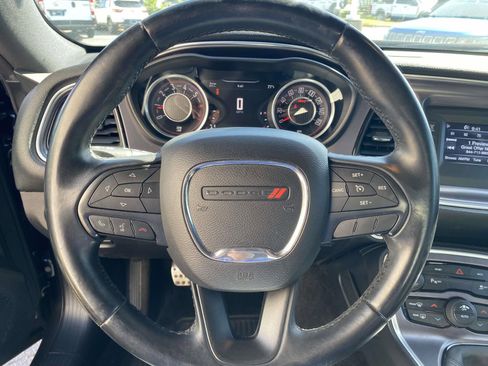 Used 2015 Dodge Challenger R/T w/ Quick Order Package 22B R/T RWD image 18