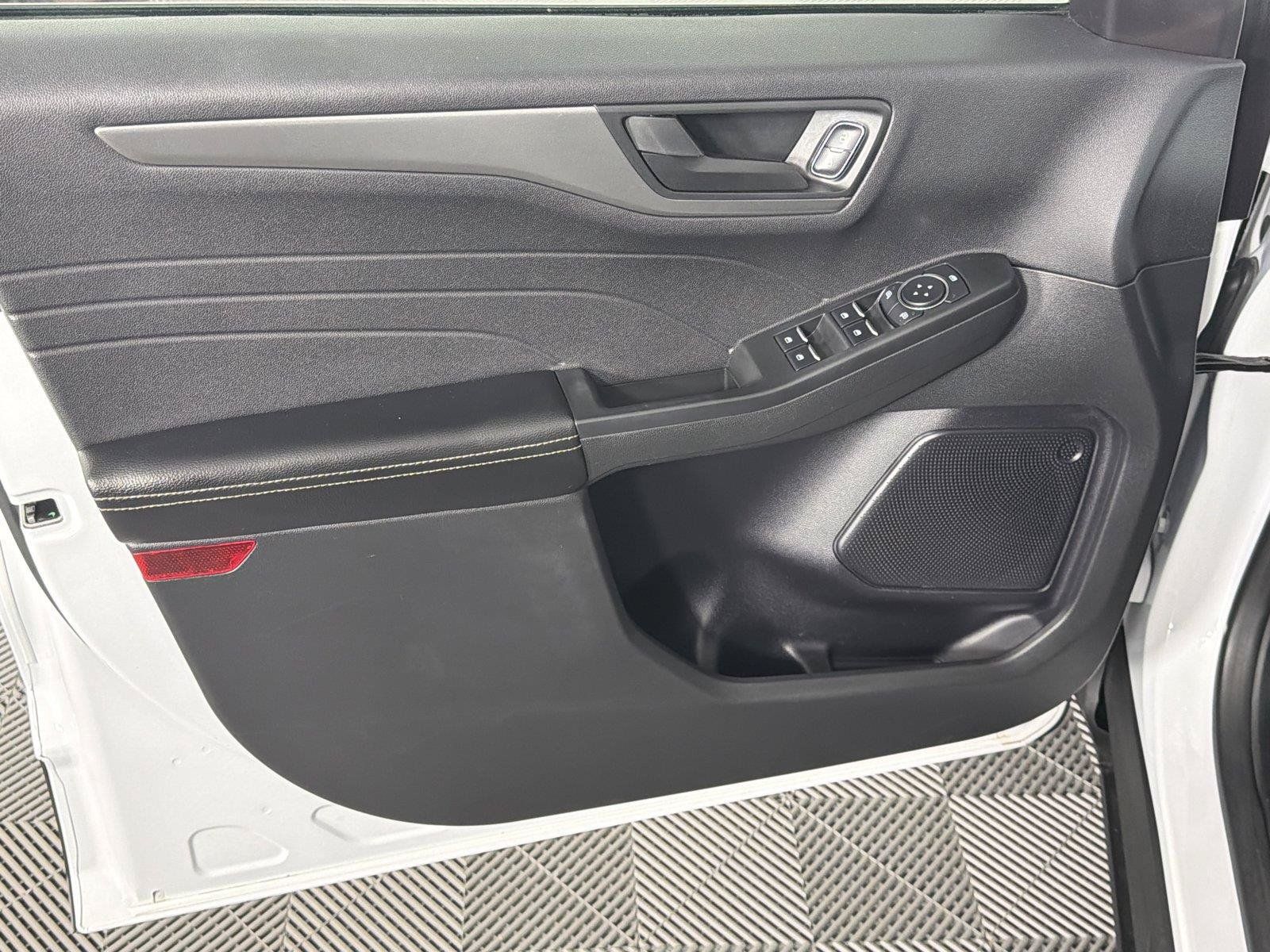 Used 2023 Ford Escape Active FWD image 10