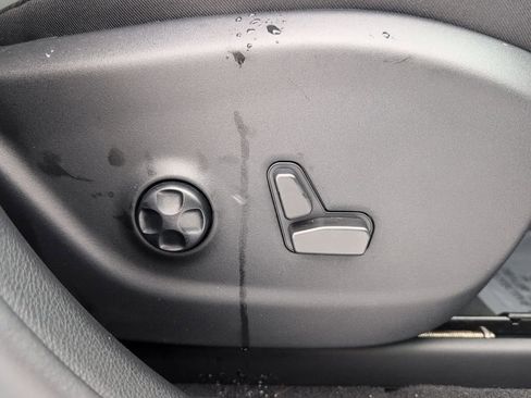 Used 2021 Jeep Cherokee Limited image 14