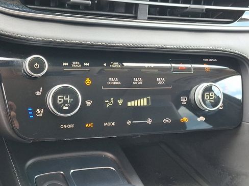 Used 2022 INFINITI QX60 Sensory w/ Cargo Package AWD/4WD image 18