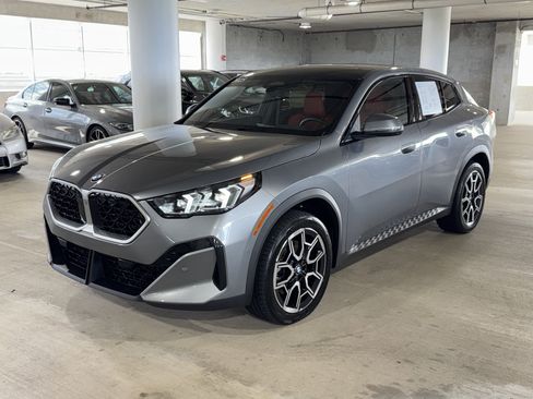 Used 2025 BMW X2 xDrive28i AWD/4WD image 4