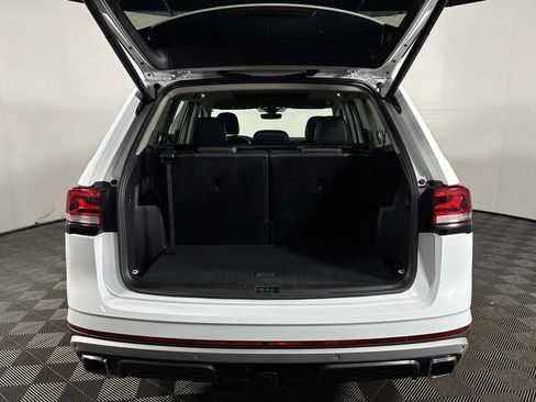 Certified 2024 Volkswagen Atlas Peak Edition SE AWD/4WD image 22