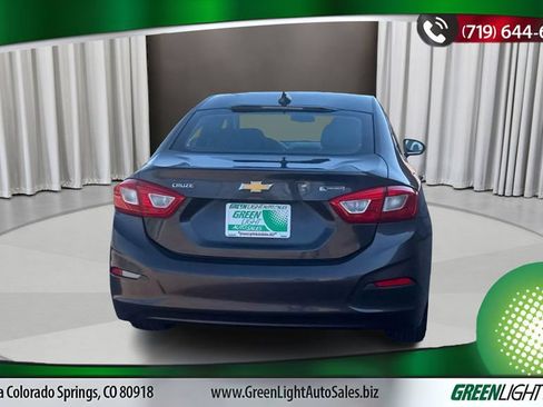 Used 2017 Chevrolet Cruze Premier FWD image 4